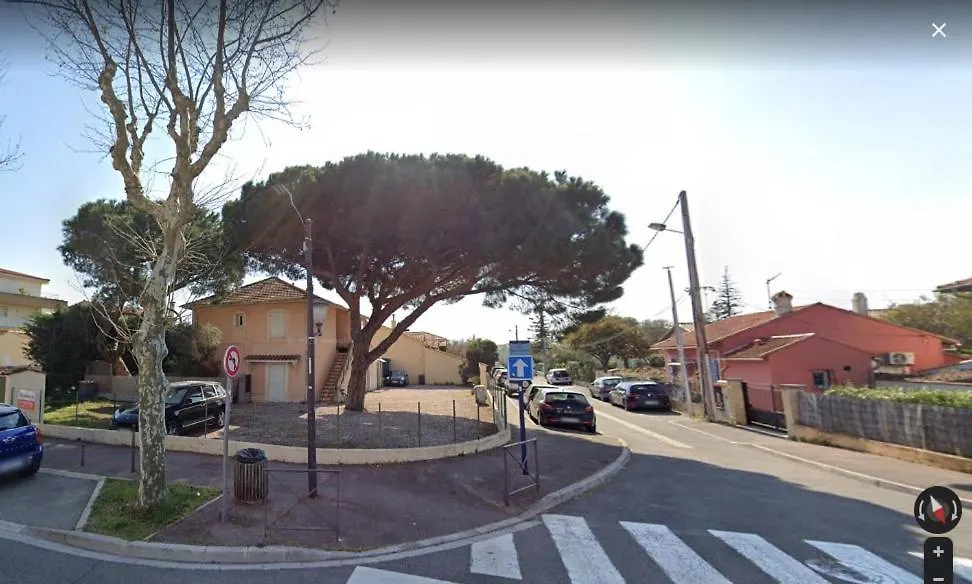Apartment Appartement Dans Villa A 600M De La Plage Frejus