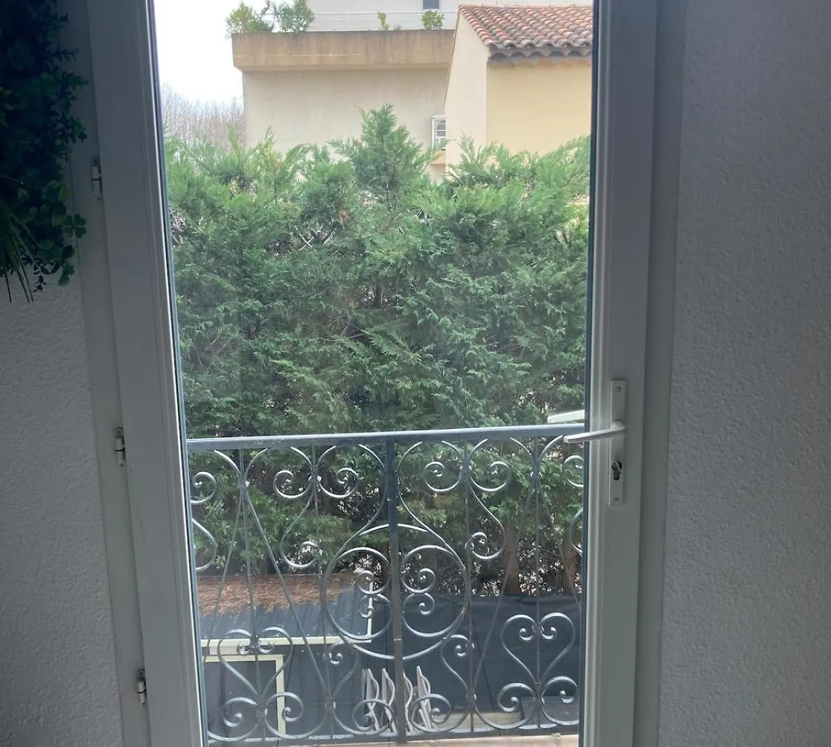 Apartment Appartement Dans Villa A 600M De La Plage Frejus France