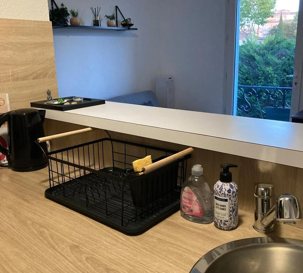 Appartement Dans Villa A 600M De La Plage Frejus Apartment