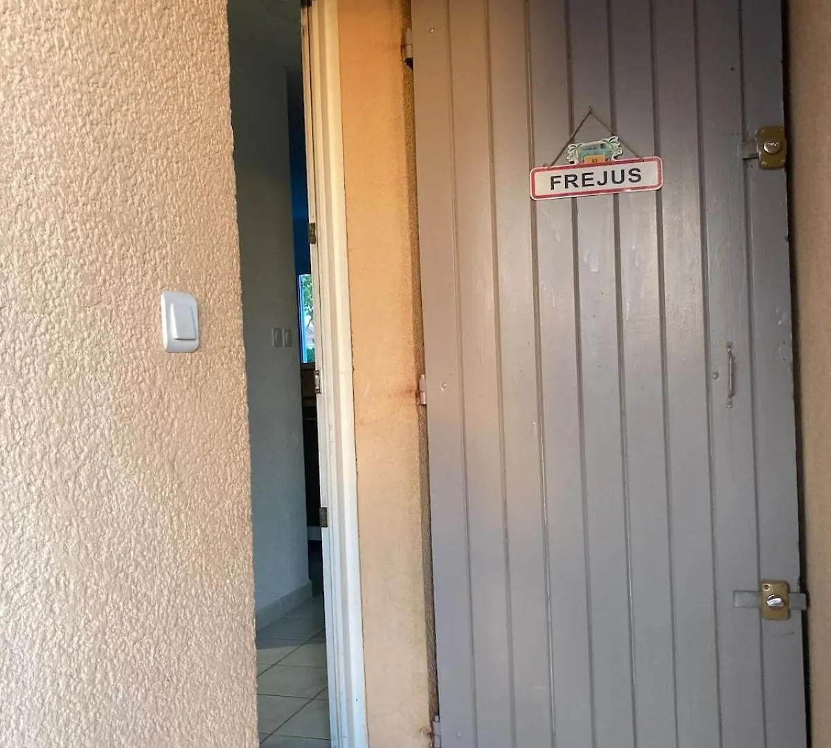 Apartment Appartement Dans Villa A 600M De La Plage Frejus